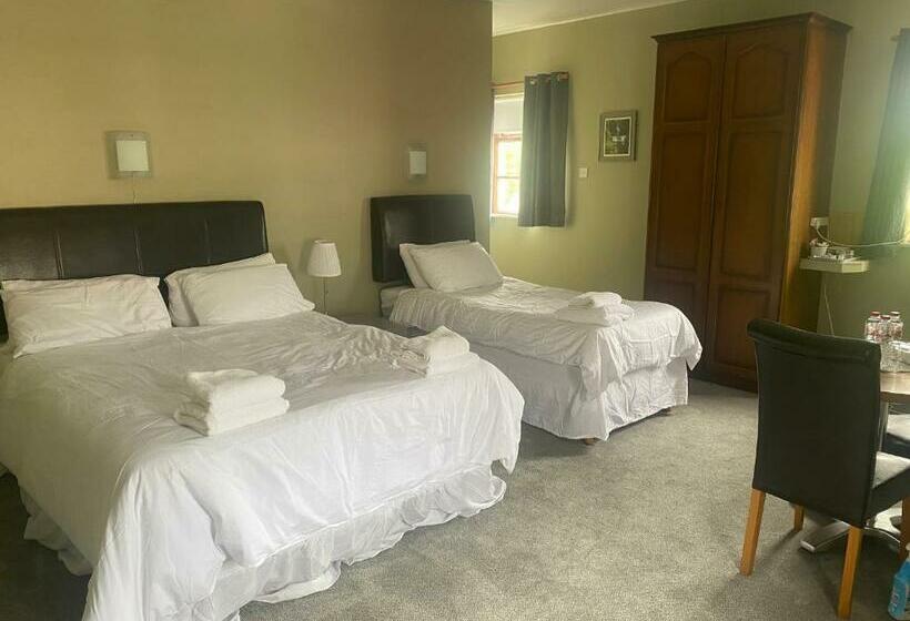 호스텔 Five Glens Inn