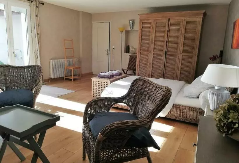 Aamiaismajoitus (B&B) La Goutadou