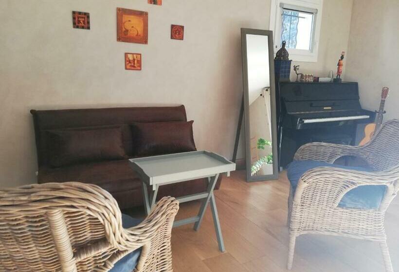 مبيت وإفطار La Goutadou