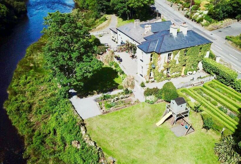 צימר Riverside House