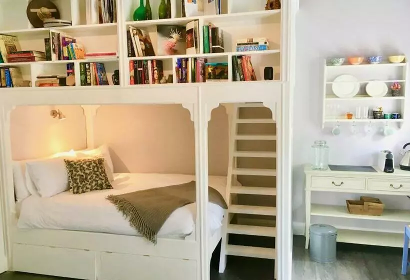 Aamiaismajoitus (B&B) Riverside House