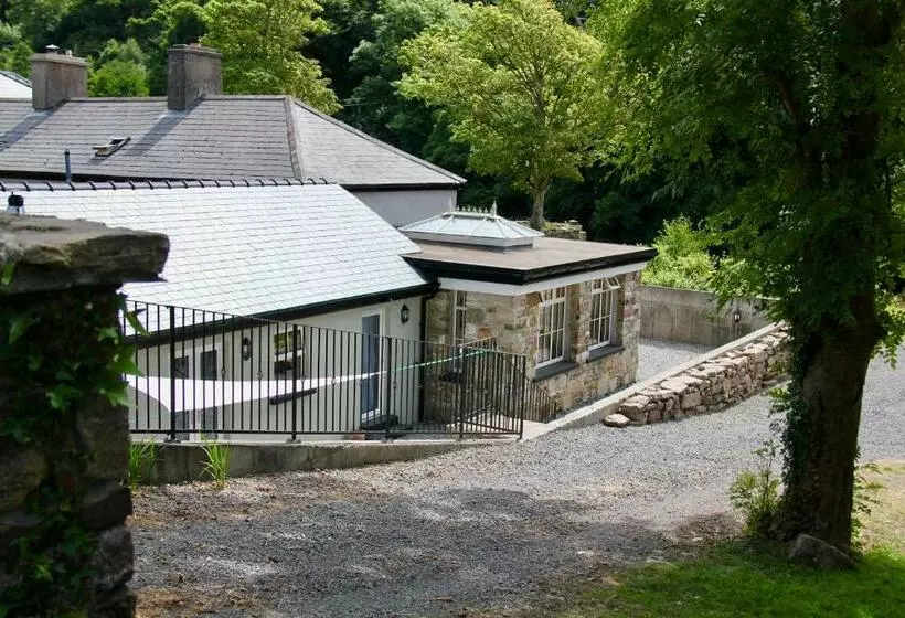 Aamiaismajoitus (B&B) Riverside House