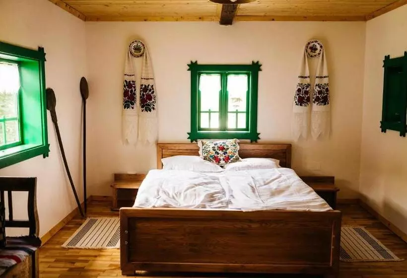 هتل Pajisti Verzi / Green Meadows Guest House
