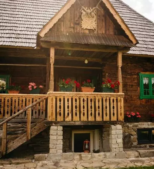هتل Pajisti Verzi / Green Meadows Guest House