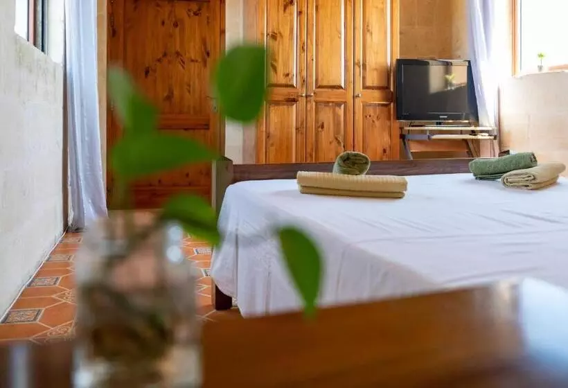 Laremi Gozo B&b