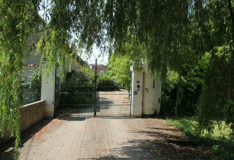 Majatalo La Mare Aux Bambous