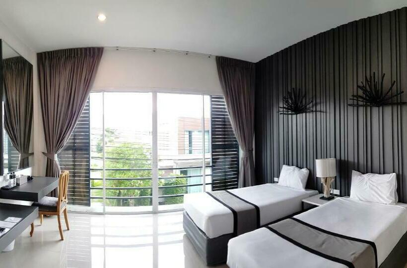 אתר נופש The Midst@ Royal Hills Nakornayok