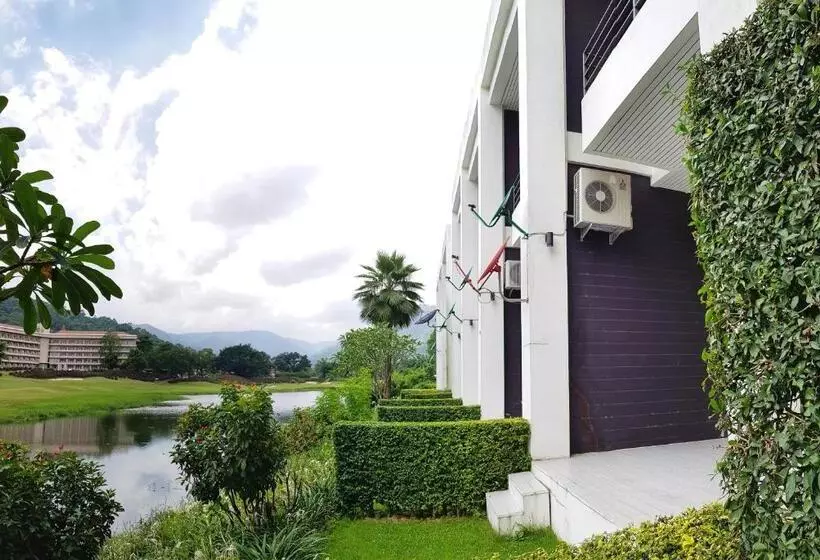 リゾートホテル The Midst@ Royal Hills Nakornayok