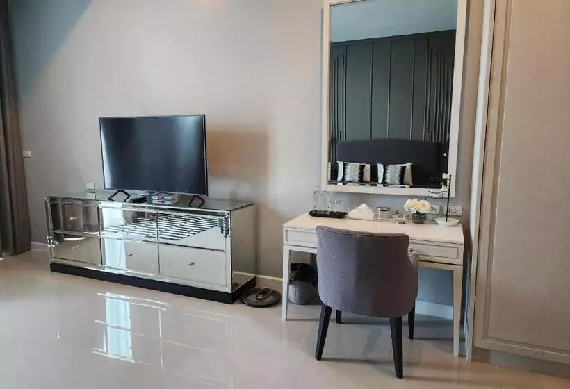 リゾートホテル The Midst@ Royal Hills Nakornayok