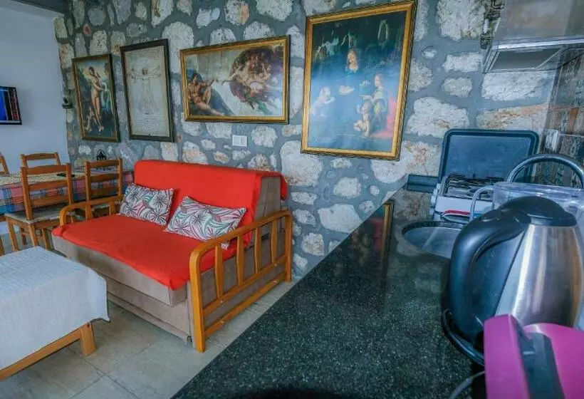 Teras Butik Apart