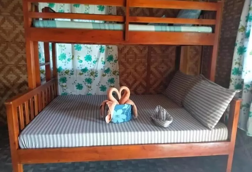 ユースホステル Titanic S Nipa Hut