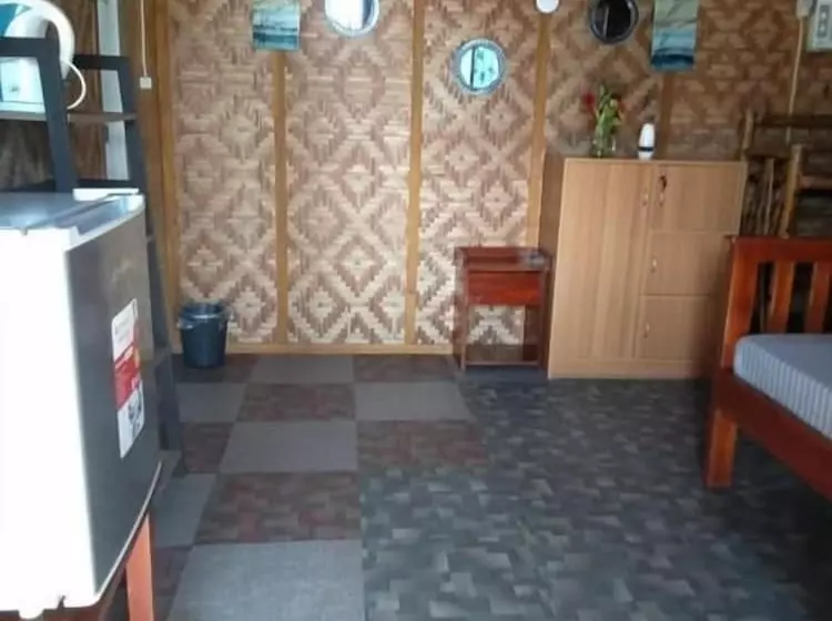 ユースホステル Titanic S Nipa Hut