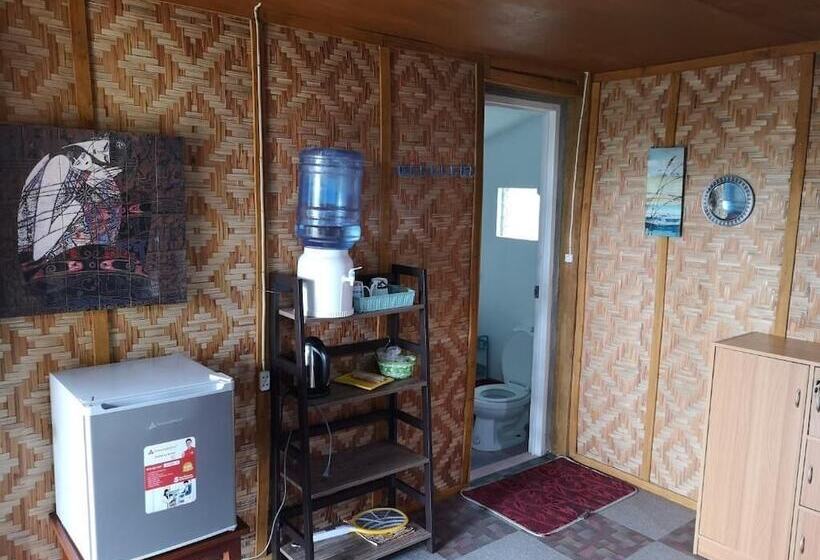 הוסטל Titanic S Nipa Hut