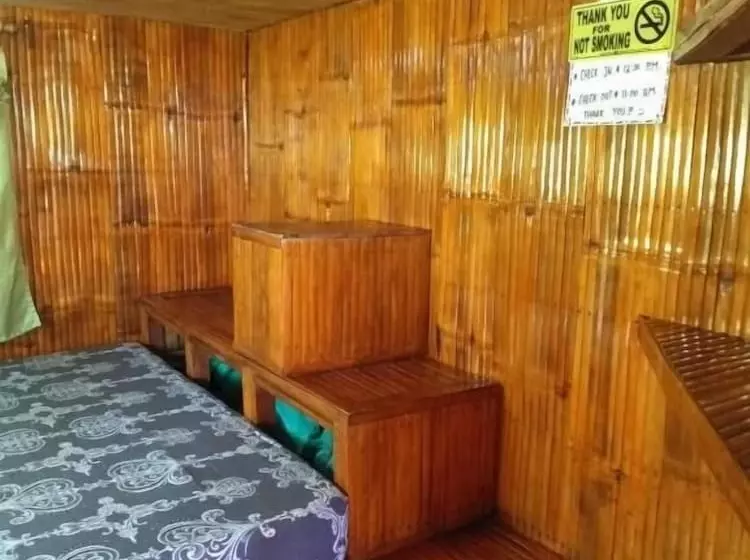 ユースホステル Titanic S Nipa Hut