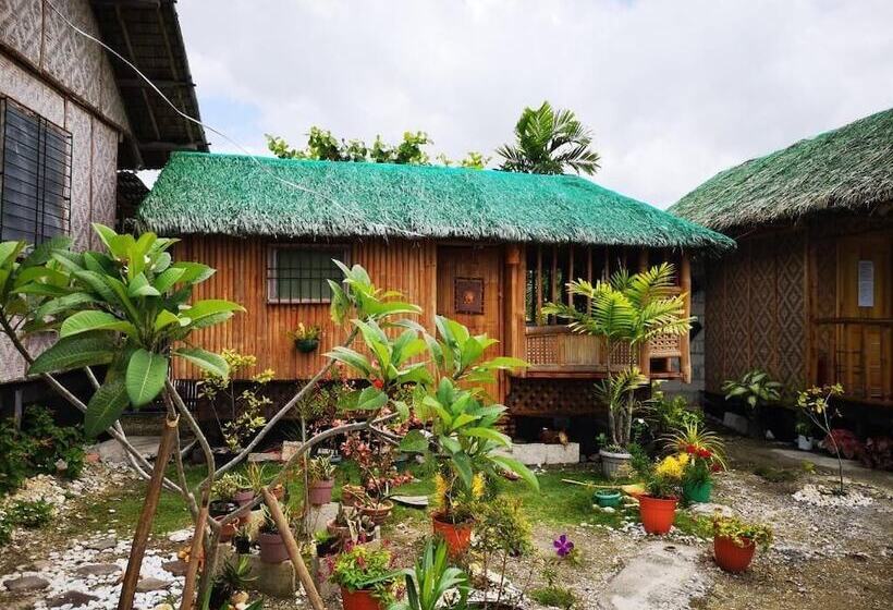 הוסטל Titanic S Nipa Hut