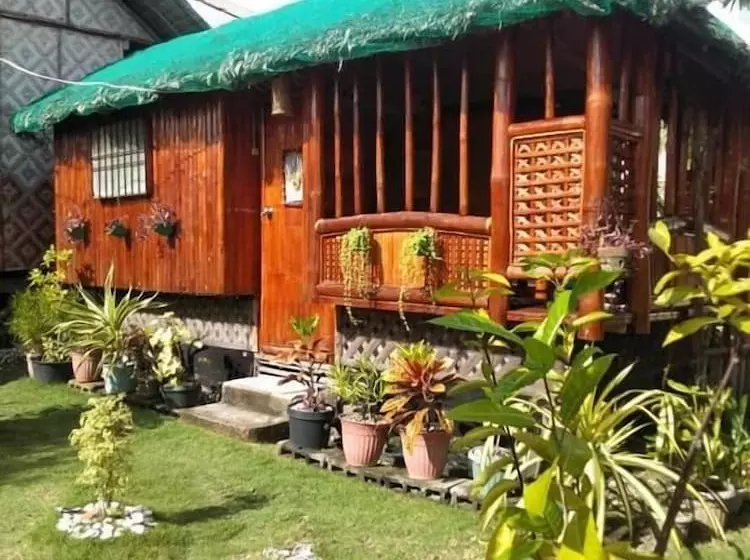 ユースホステル Titanic S Nipa Hut