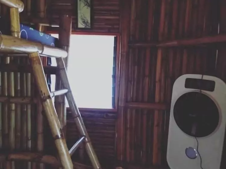 ユースホステル Titanic S Nipa Hut