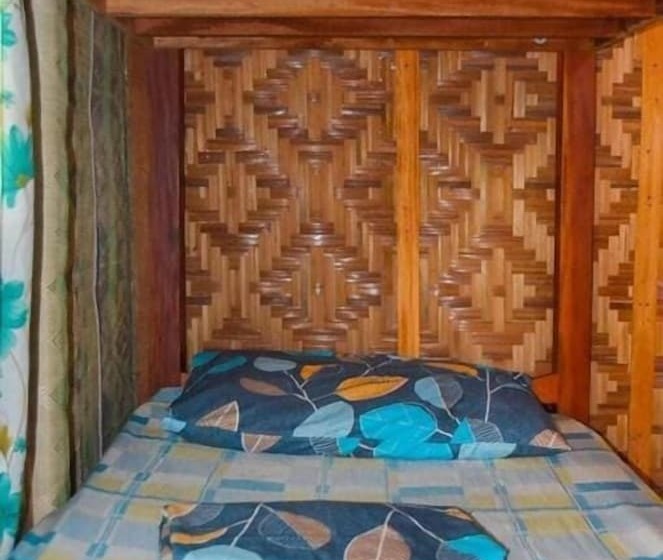 הוסטל Titanic S Nipa Hut