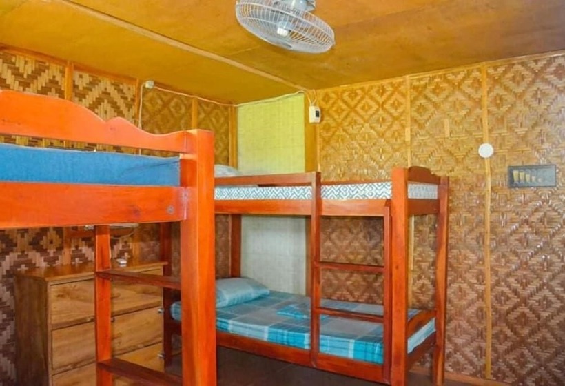 הוסטל Titanic S Nipa Hut