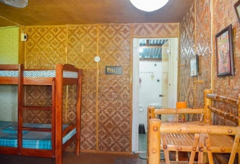 הוסטל Titanic S Nipa Hut