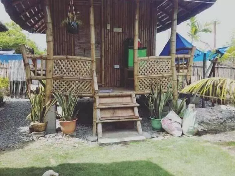 ユースホステル Titanic S Nipa Hut