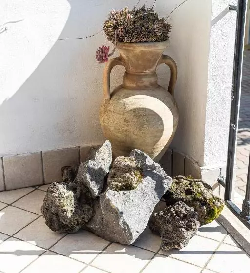 B&b Vesuvian Stone