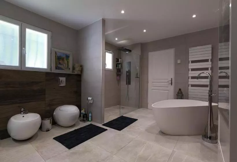 ベッドアンドブレックファースト Chambres De La Terre Blanche