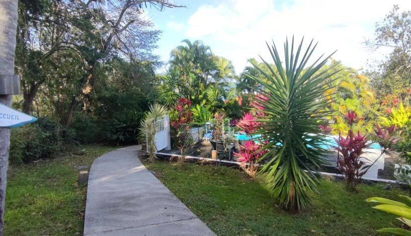 تختخواب و صبحانه Gite Mayo & Hylode S Song