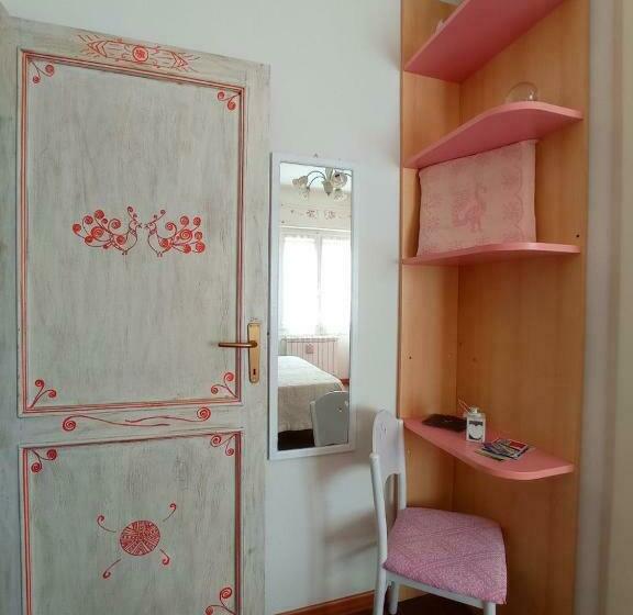 تختخواب و صبحانه La Pervinca