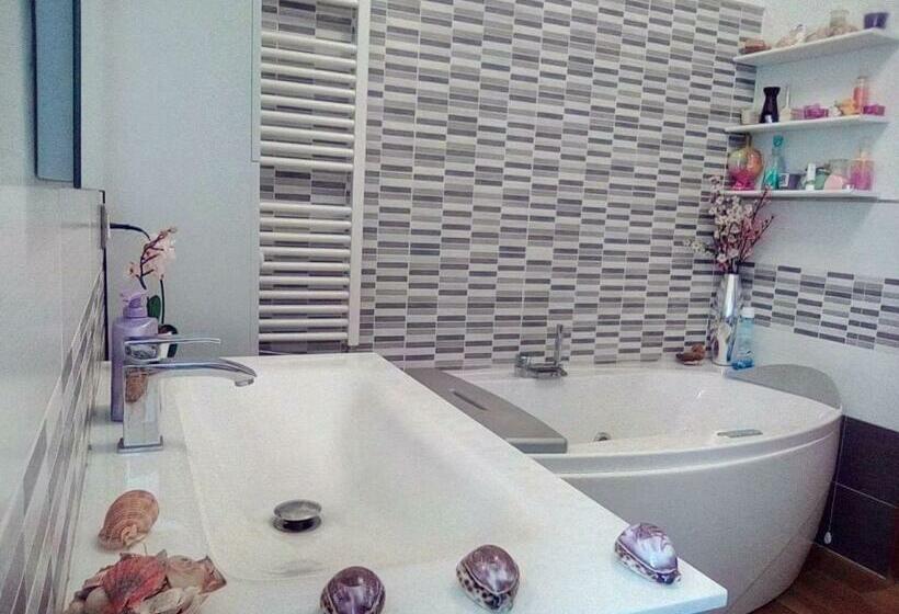 تختخواب و صبحانه La Pervinca