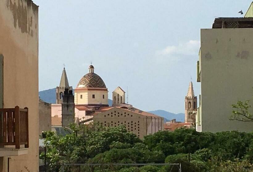 تختخواب و صبحانه La Pervinca