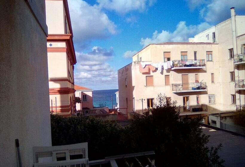 تختخواب و صبحانه La Pervinca