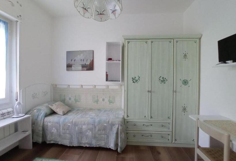 تختخواب و صبحانه La Pervinca