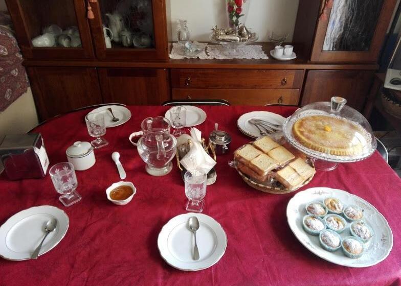 تختخواب و صبحانه La Pervinca