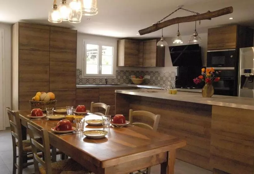 Aamiaismajoitus (B&B) Les Chambres D Ausilia