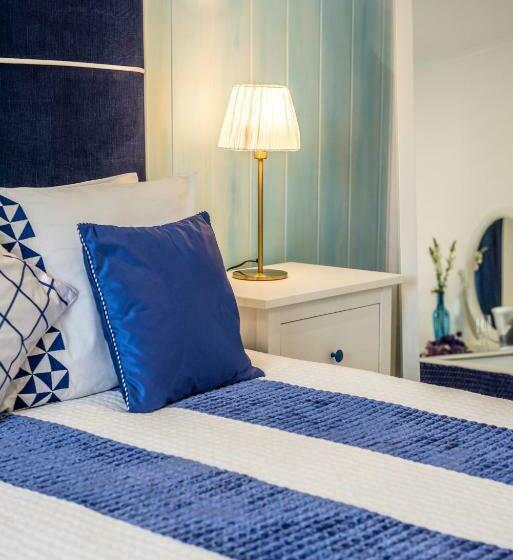 تختخواب و صبحانه Suites @ Portarade