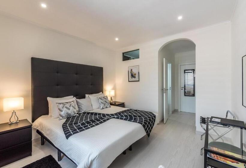 تختخواب و صبحانه Suites @ Portarade