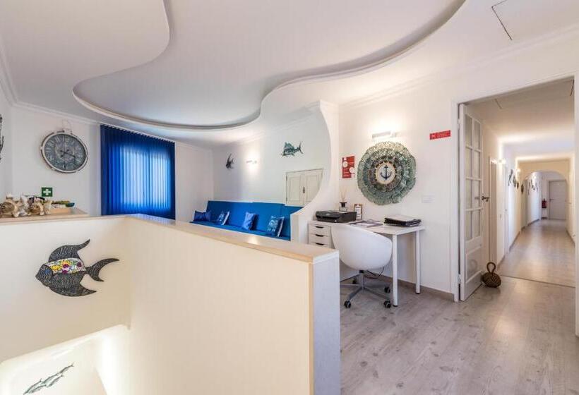 تختخواب و صبحانه Suites @ Portarade