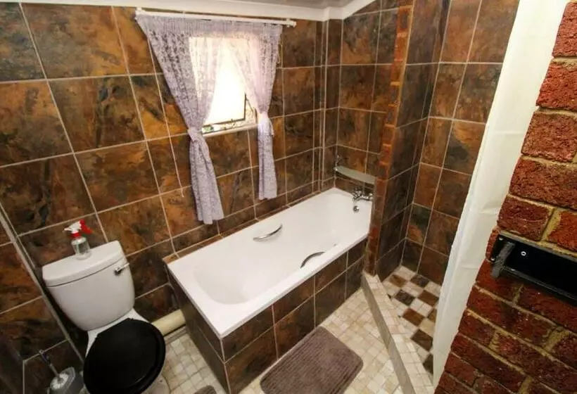 Majatalo Edenville Guesthouse