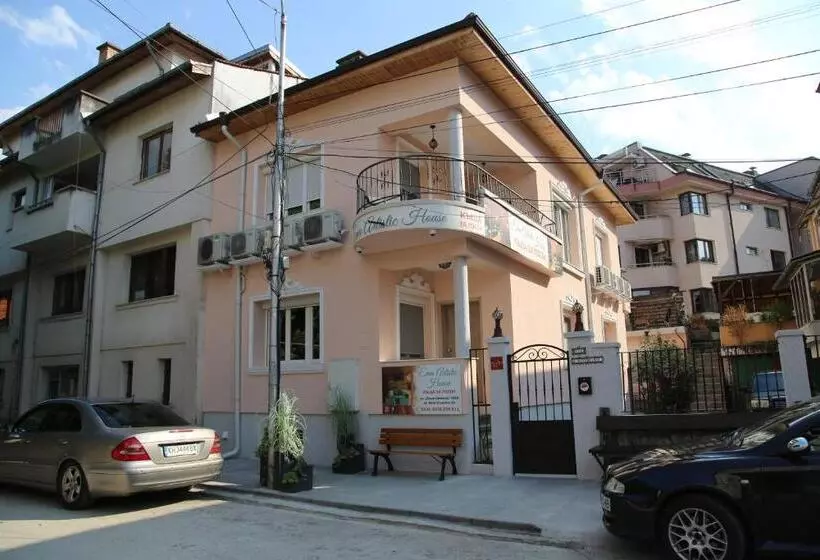 پانسیون Ema Artistic House