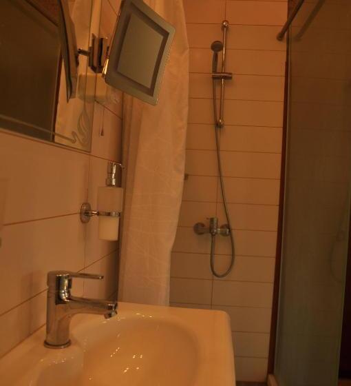 膳宿费 Ema Artistic House