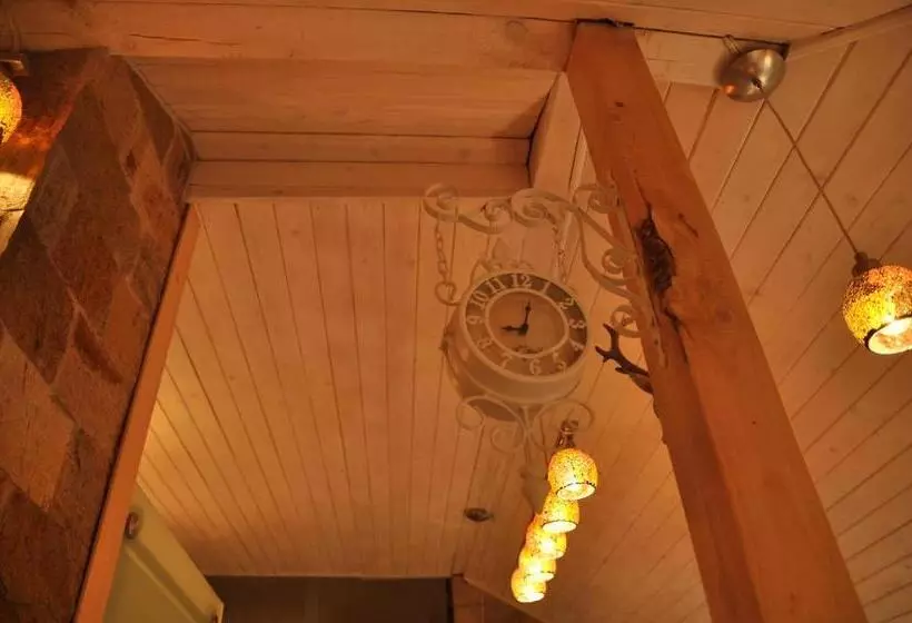 پانسیون Ema Artistic House