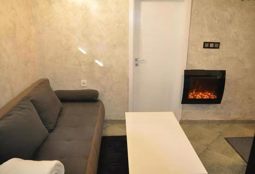 پانسیون Ema Artistic House