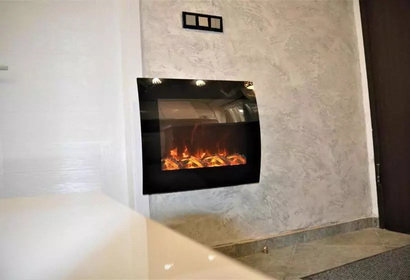 پانسیون Ema Artistic House