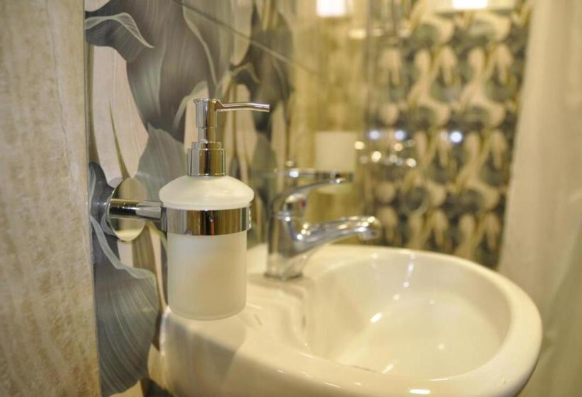 膳宿费 Ema Artistic House