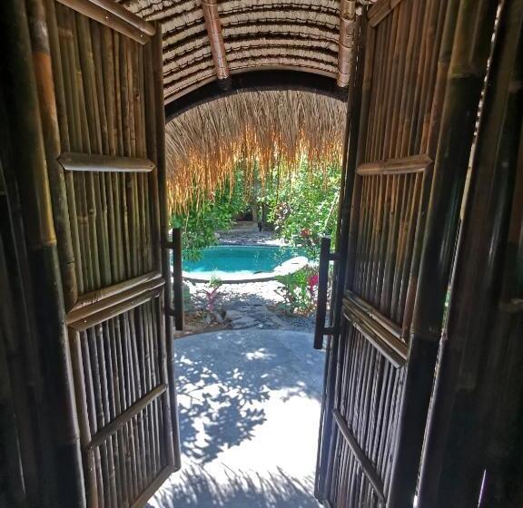 Пансион Les Garden Villa