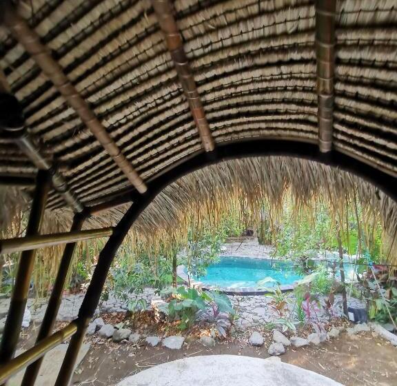 Пансион Les Garden Villa