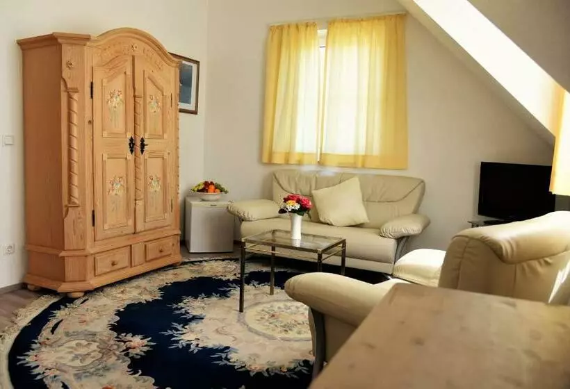 ペンション Restaurant Normandie