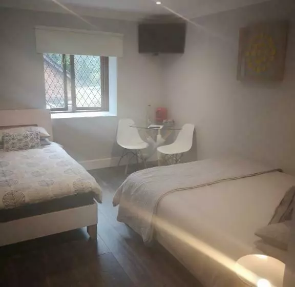 Majatalo Tudor Lodge Guest Accommodation