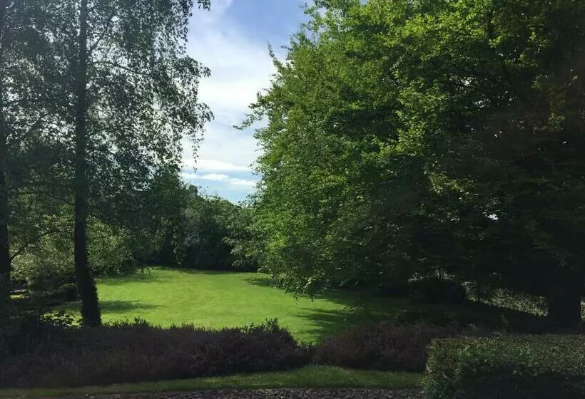 Majatalo Tudor Lodge Guest Accommodation